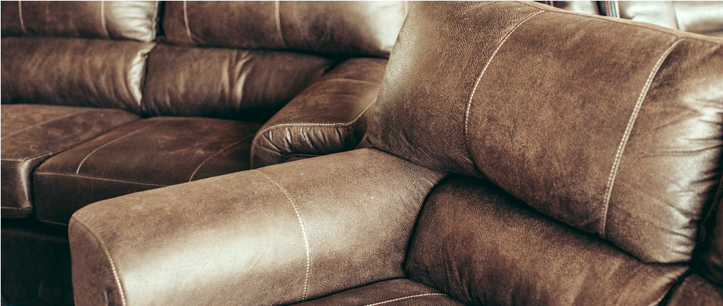 Dormir chez l’habitant gratuit : avis Couchsurfing et alternatives