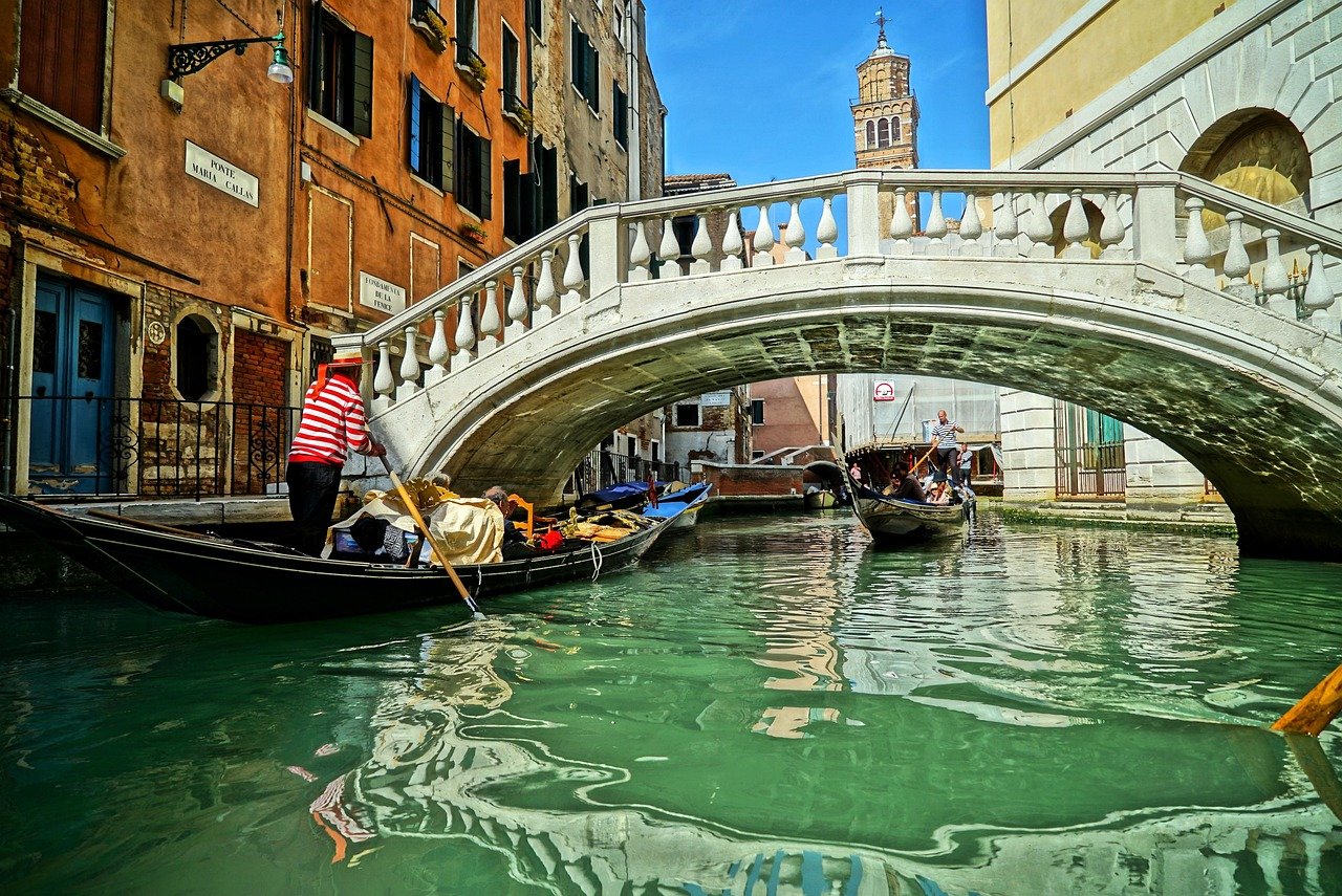 Peut-on vraiment faire Venise romantique pour 200€ ? Un couple teste le défi